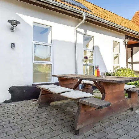 Lägenhet Cozy In With Kitchen Gudhjem