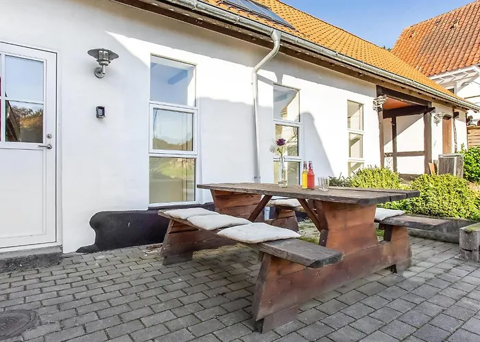 Lägenhet Cozy In With Kitchen Gudhjem